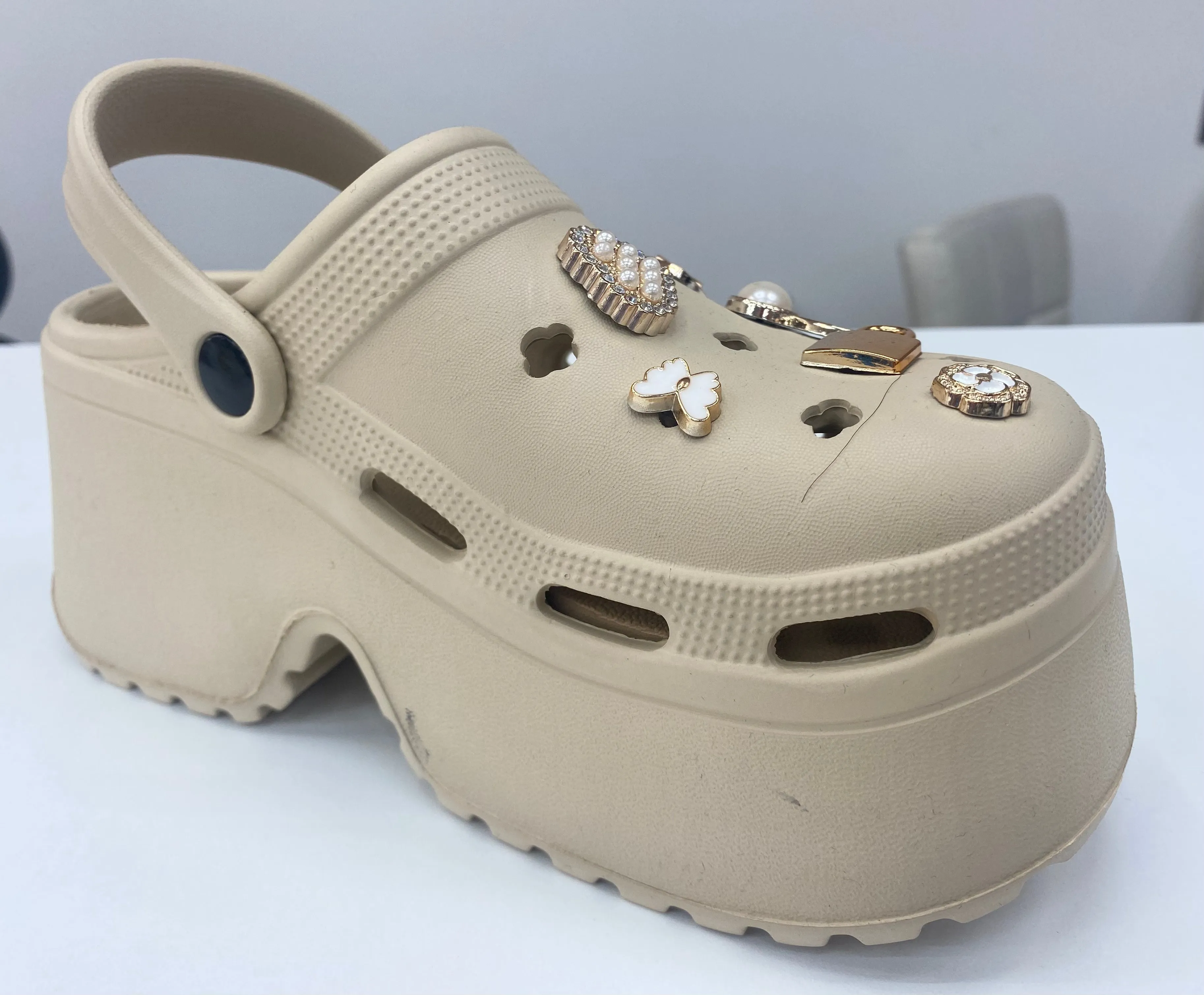 Beige Heart Pendant Butterfly Studded CROCS