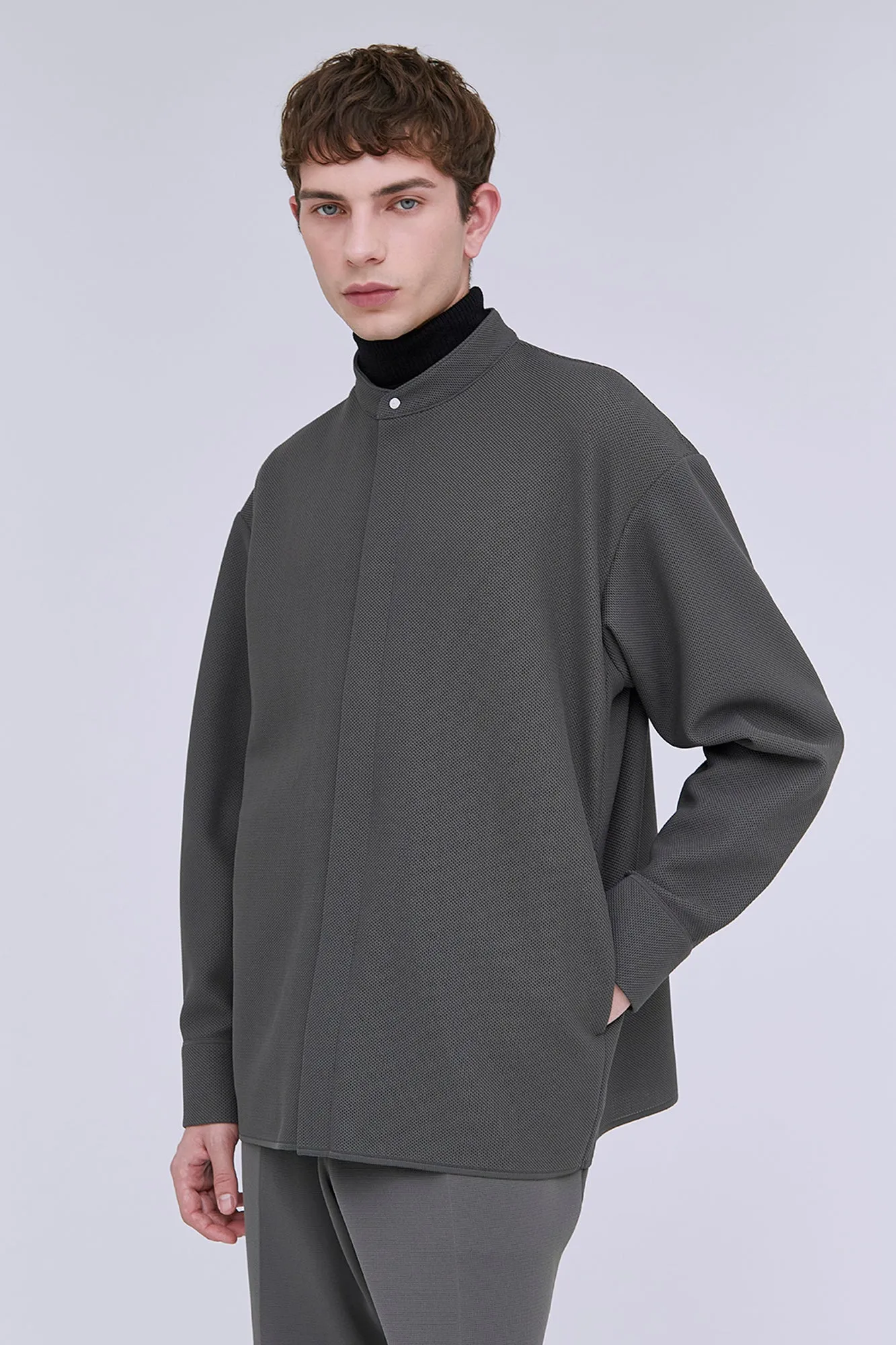 MESH STAND-UP COLLAR COVERED PLACKET SHIRT